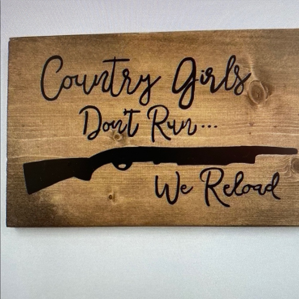 Rustic Wood Sign Country Girls Dont‎ Run We Reload Farmhouse Decor Wall Art
